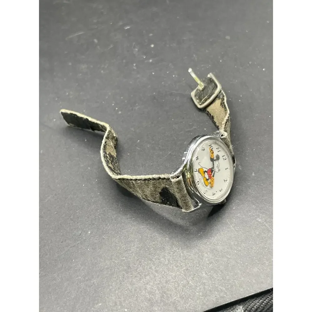 Vintage Disney Lorus Mickey Mouse Watch 30mm Women Black Leather Band V515-6000